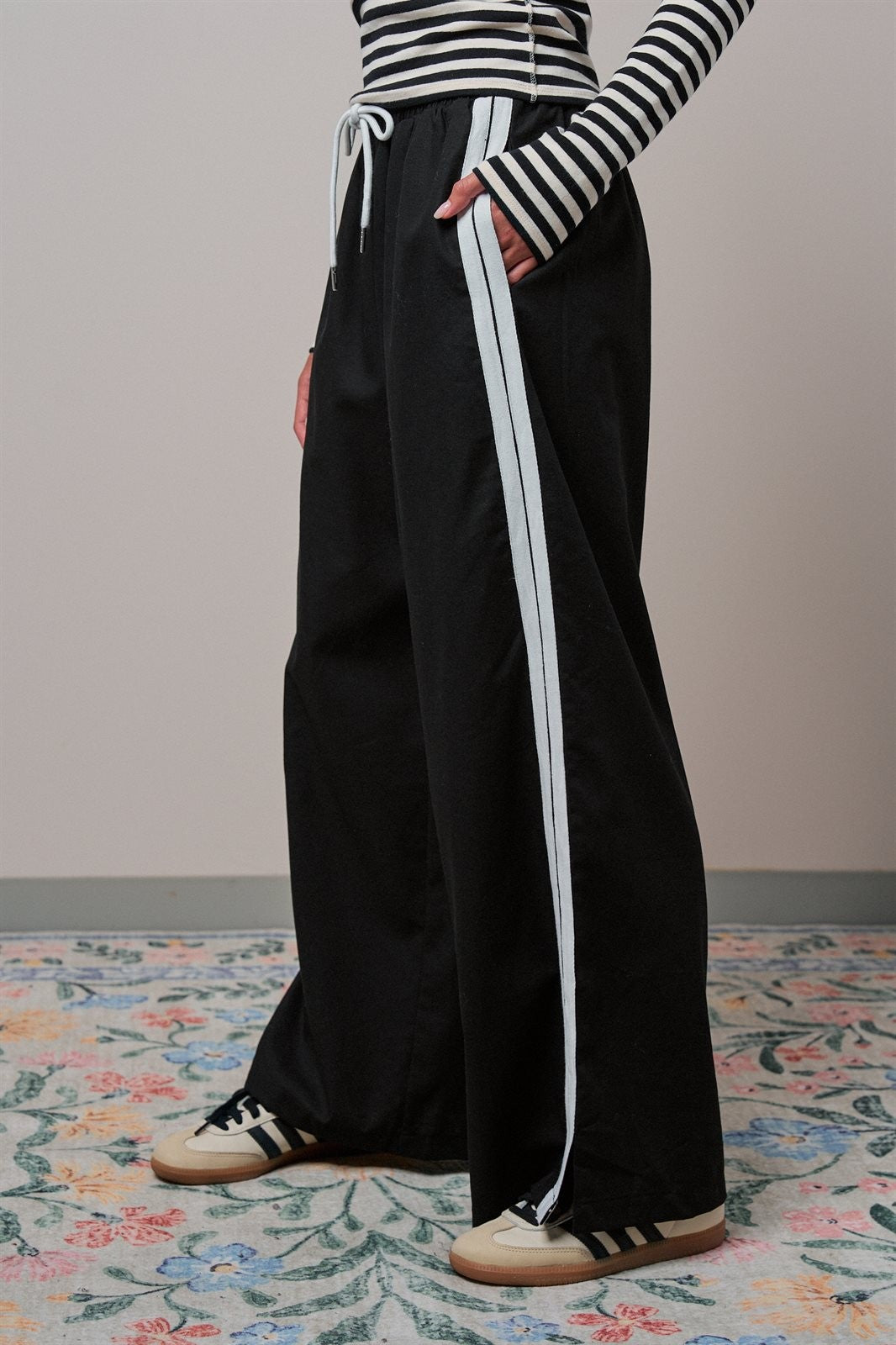 Side Stripe Drawstring Wide-Leg Pants in BLACK - Women's Wholesale Casual Pants | Trend Notes