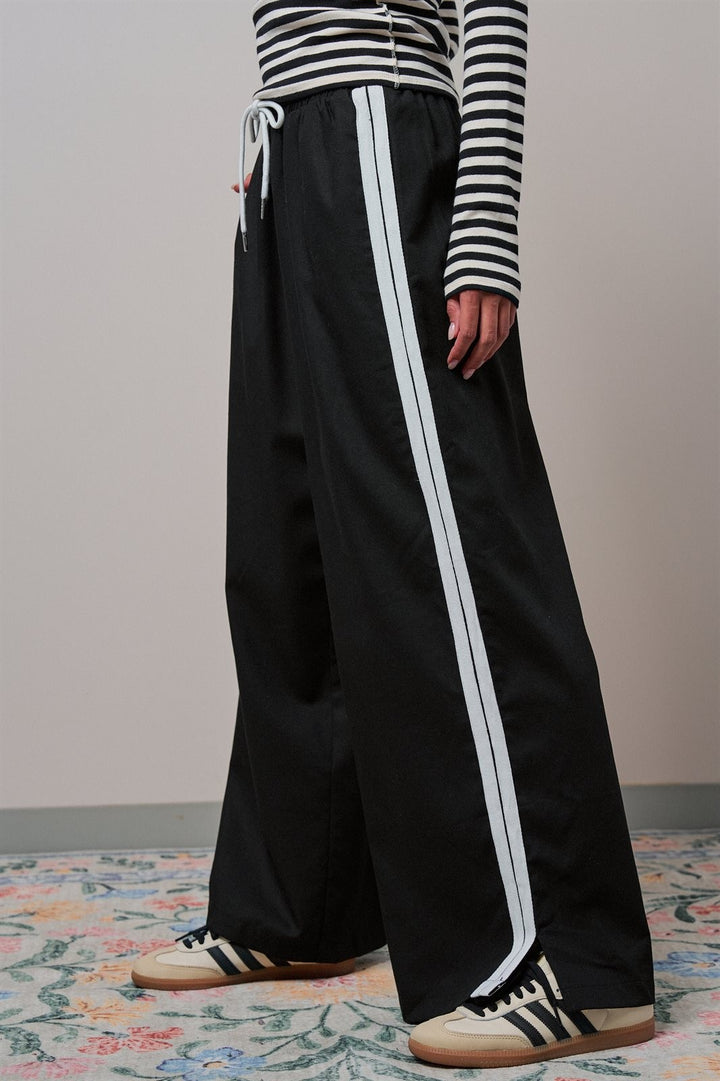 Side Stripe Drawstring Wide-Leg Pants in BLACK - Women's Wholesale Casual Pants | Trend Notes