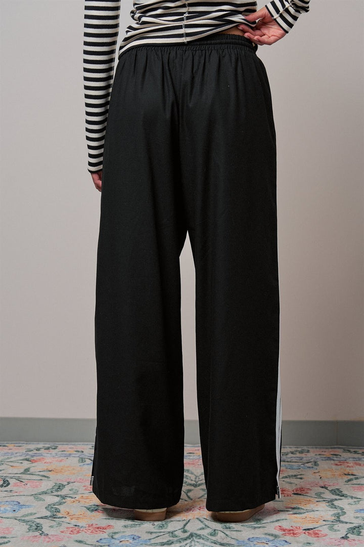 Side Stripe Drawstring Wide-Leg Pants in BLACK - Women's Wholesale Casual Pants | Trend Notes