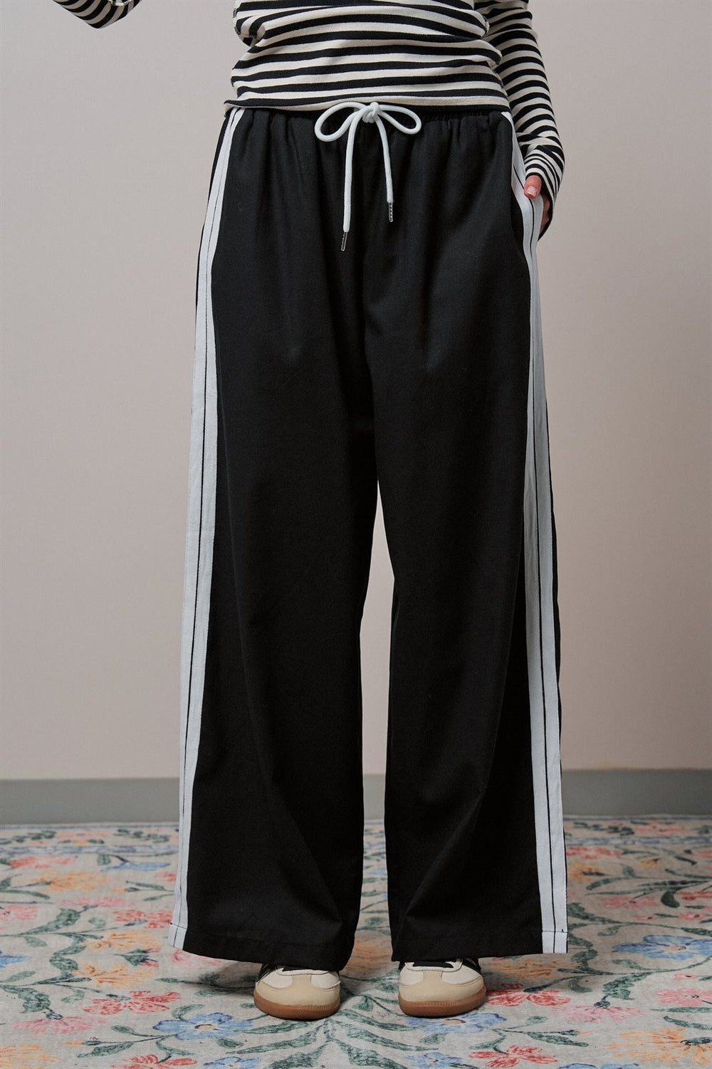 Side Stripe Drawstring Wide-Leg Pants in BLACK - Women's Wholesale Casual Pants | Trend Notes