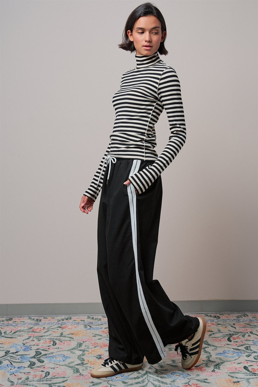 Side Stripe Drawstring Wide-Leg Pants in BLACK - Women's Wholesale Casual Pants | Trend Notes