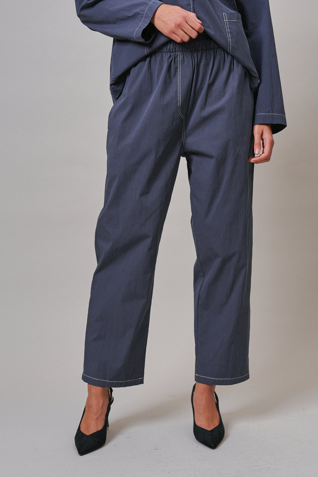 Elastic Waist Contrast Stitch Woven Pants in NAVY - Women's Wholesale Pants | Trend Notes