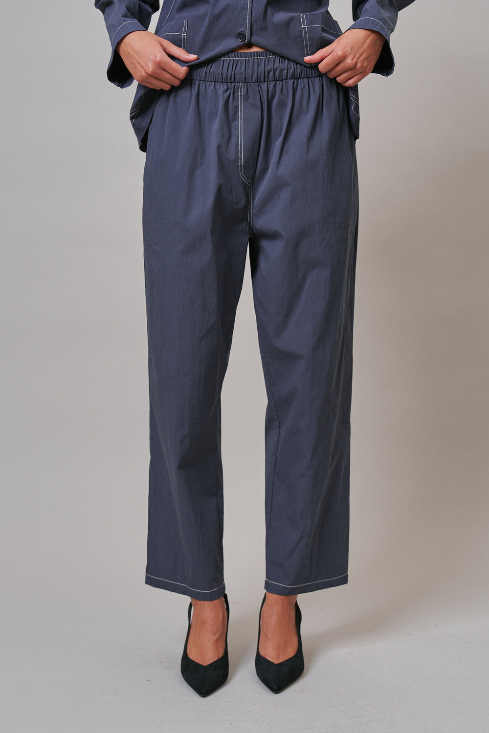 Elastic Waist Contrast Stitch Woven Pants in NAVY - Women's Wholesale Pants | Trend Notes