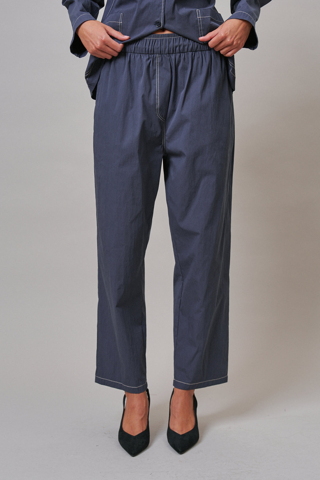 Elastic Waist Contrast Stitch Woven Pants in NAVY - Women's Wholesale Pants | Trend Notes