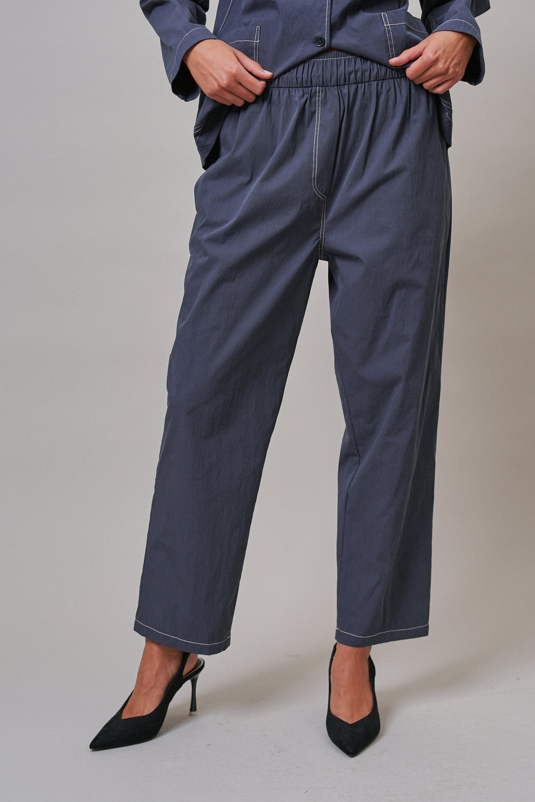 Elastic Waist Contrast Stitch Woven Pants in NAVY - Women's Wholesale Pants | Trend Notes