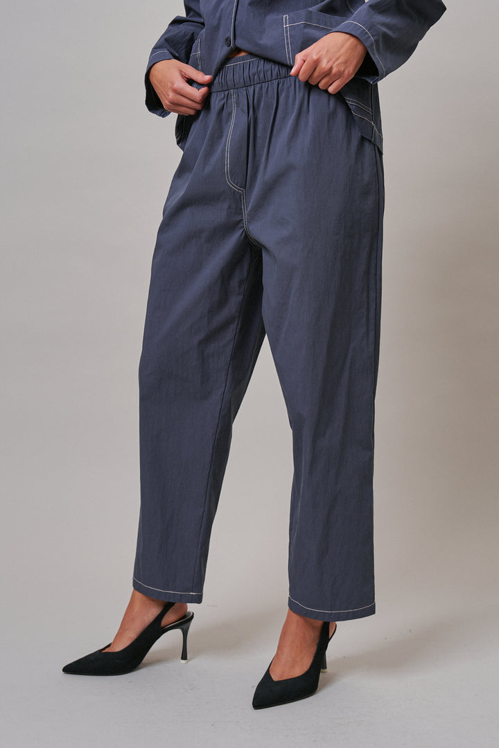 Elastic Waist Contrast Stitch Woven Pants in NAVY - Women's Wholesale Pants | Trend Notes