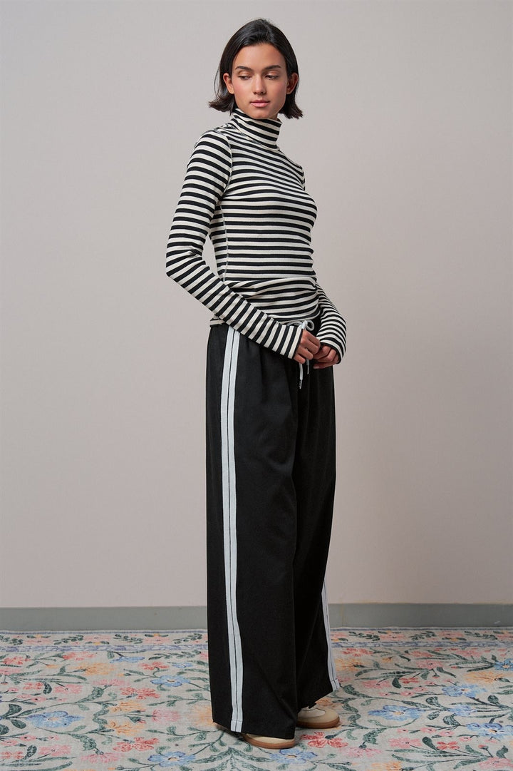 Side Stripe Drawstring Wide-Leg Pants in BLACK - Women's Wholesale Casual Pants | Trend Notes