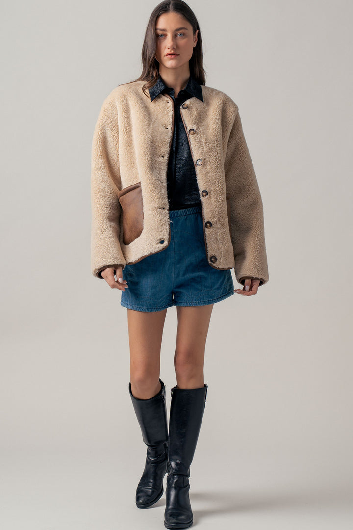 cozy boxy shearling jacket with suede pocket - beige (additional view)
