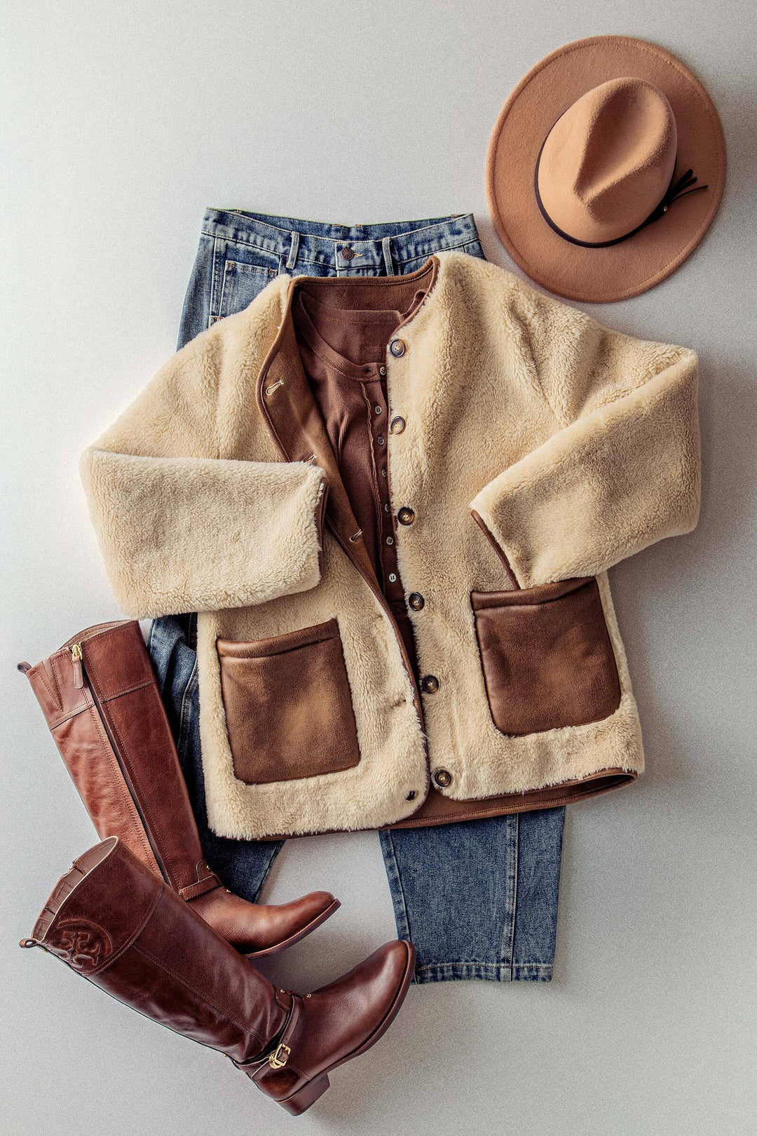 cozy boxy shearling jacket with suede pocket - beige (additional view)