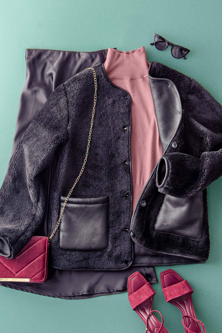 cozy boxy shearling jacket with suede pocket - black (additional view)