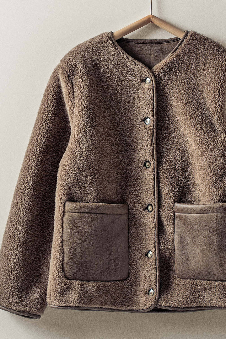 cozy boxy shearling jacket with suede pocket - brown (additional view)
