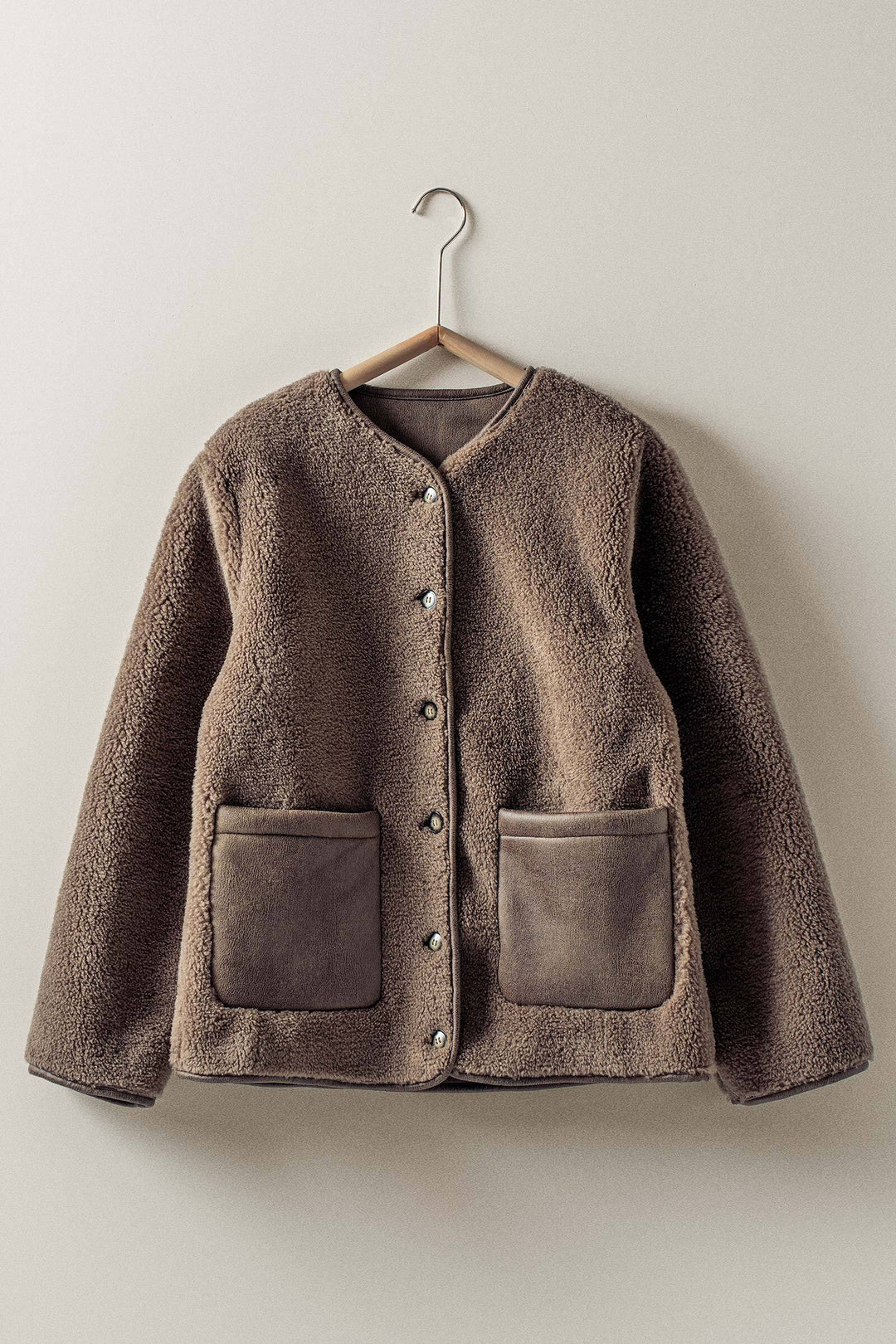 cozy boxy shearling jacket with suede pocket - brown (additional view)