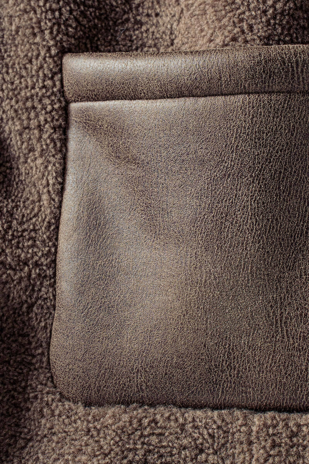 cozy boxy shearling jacket with suede pocket - brown (additional view)