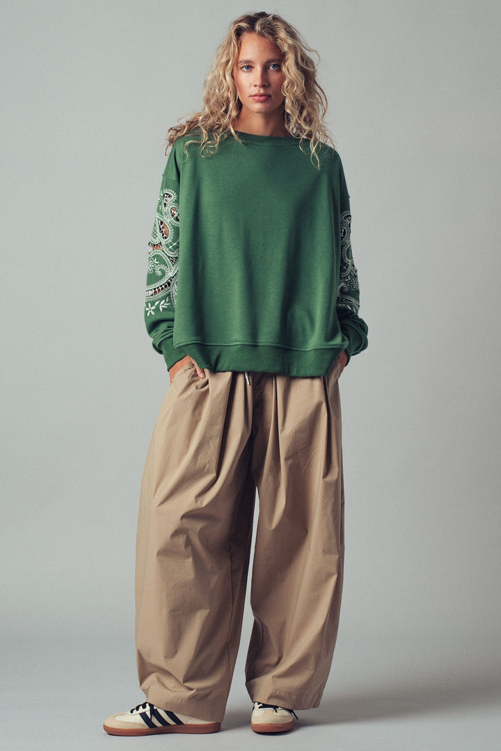 embroidered patchwork sleeve sweatshirt - green (additional view)