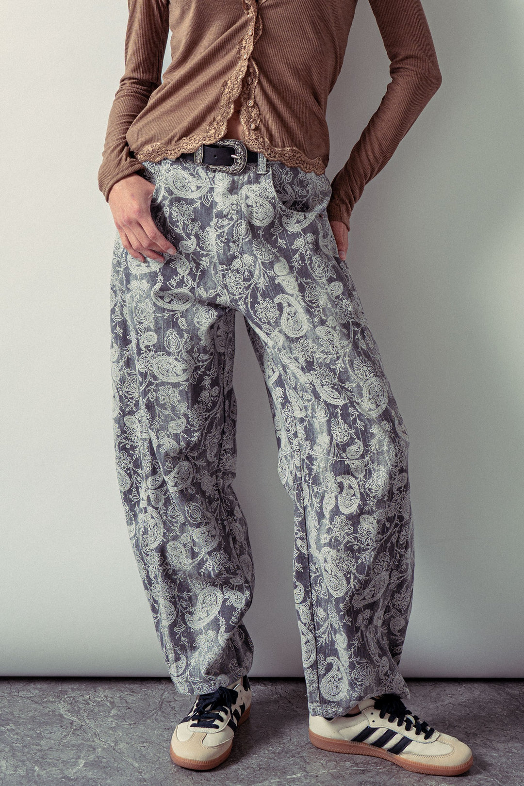 paisley print denim wide leg pants - grey