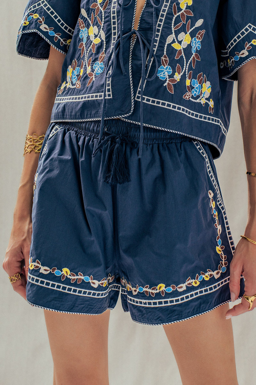 vintage inspired embroidered trim cotton shorts - navy (additional view)