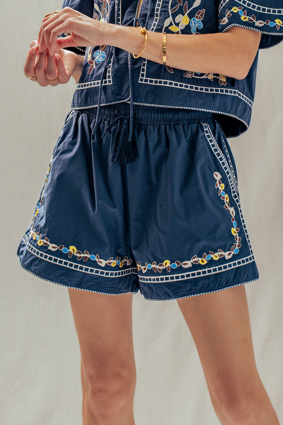 vintage inspired embroidered trim cotton shorts - navy (additional view)