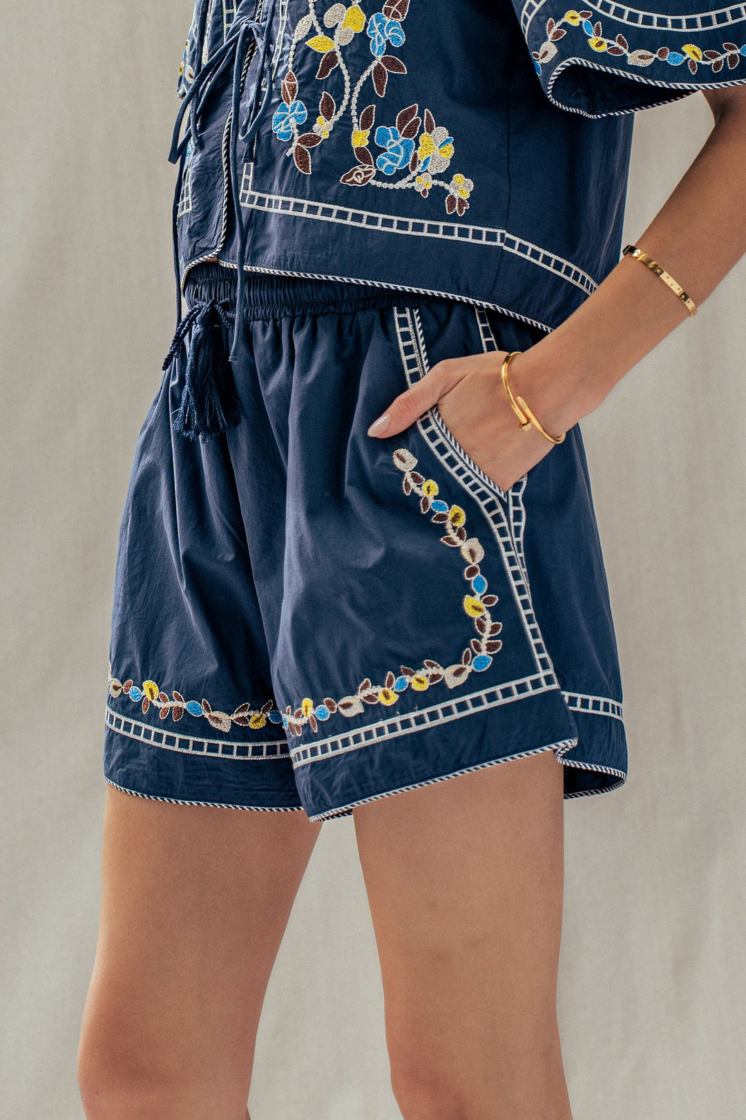 vintage inspired embroidered trim cotton shorts - navy (additional view)