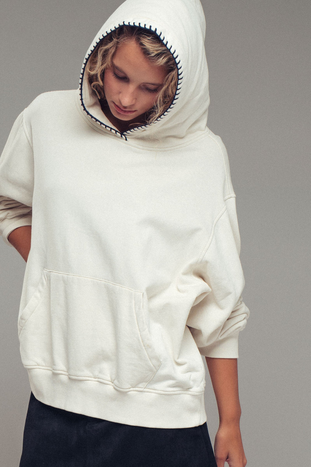 relaxed fit washed fleece hoodie with stitching - chalk