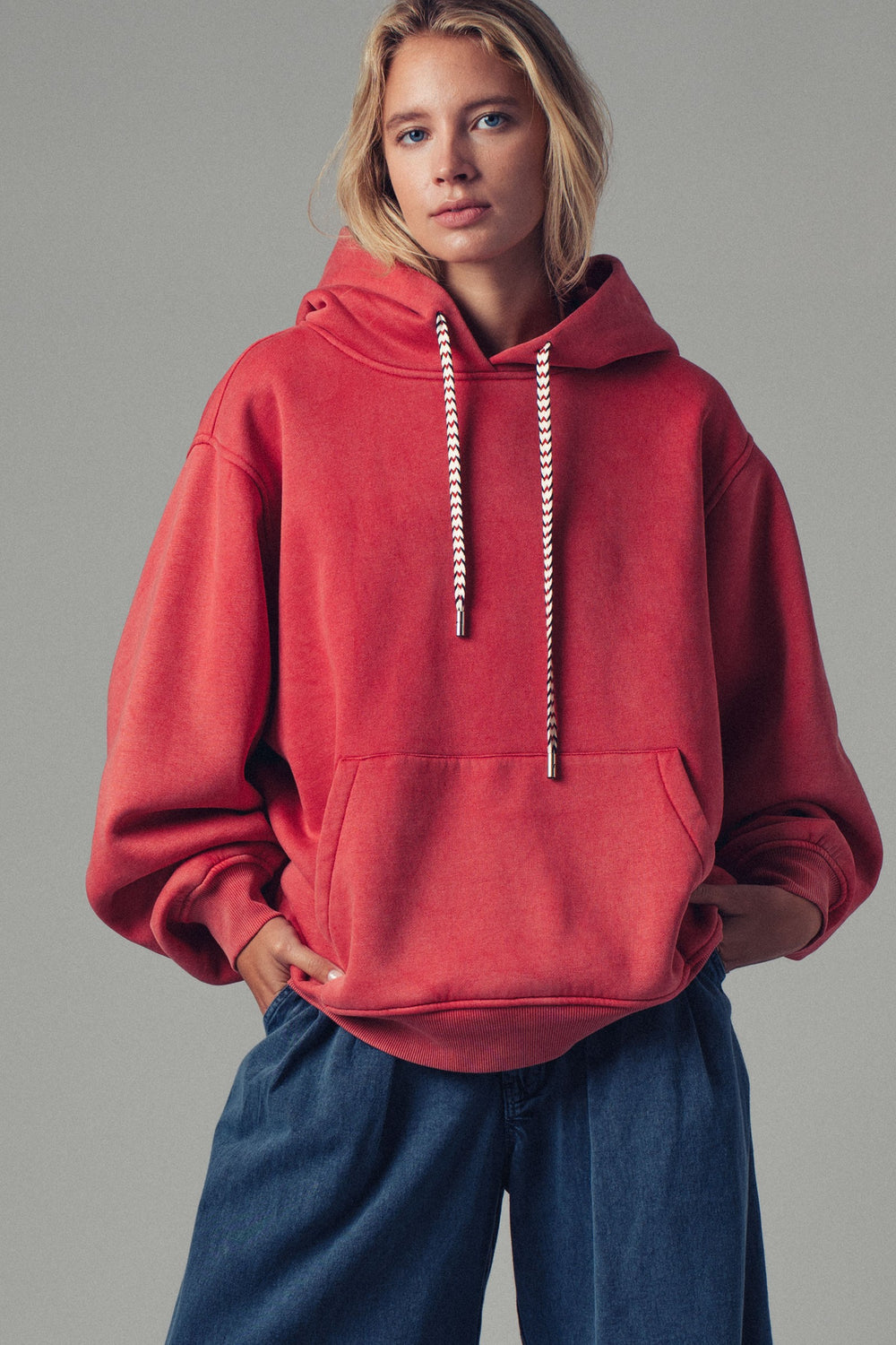 oversized hoodie w vintage washed brushed fabric - red (additional view)