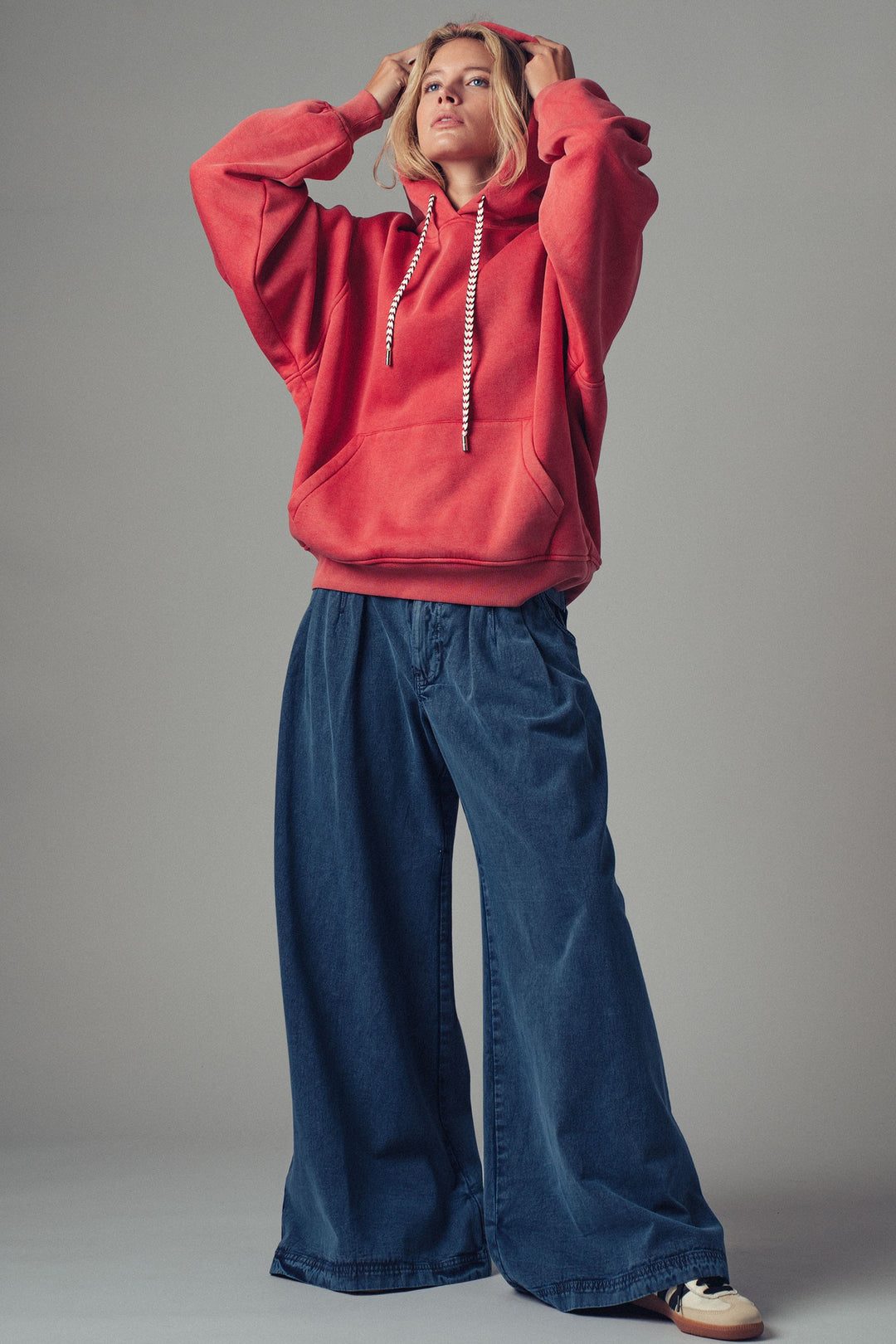 oversized hoodie w vintage washed brushed fabric - red (additional view)