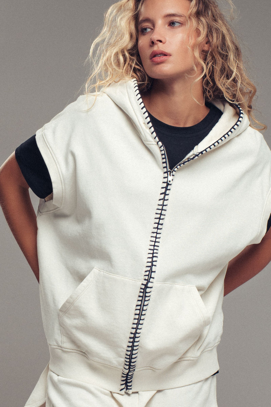 washed stitch detail hoodie vest - chalk