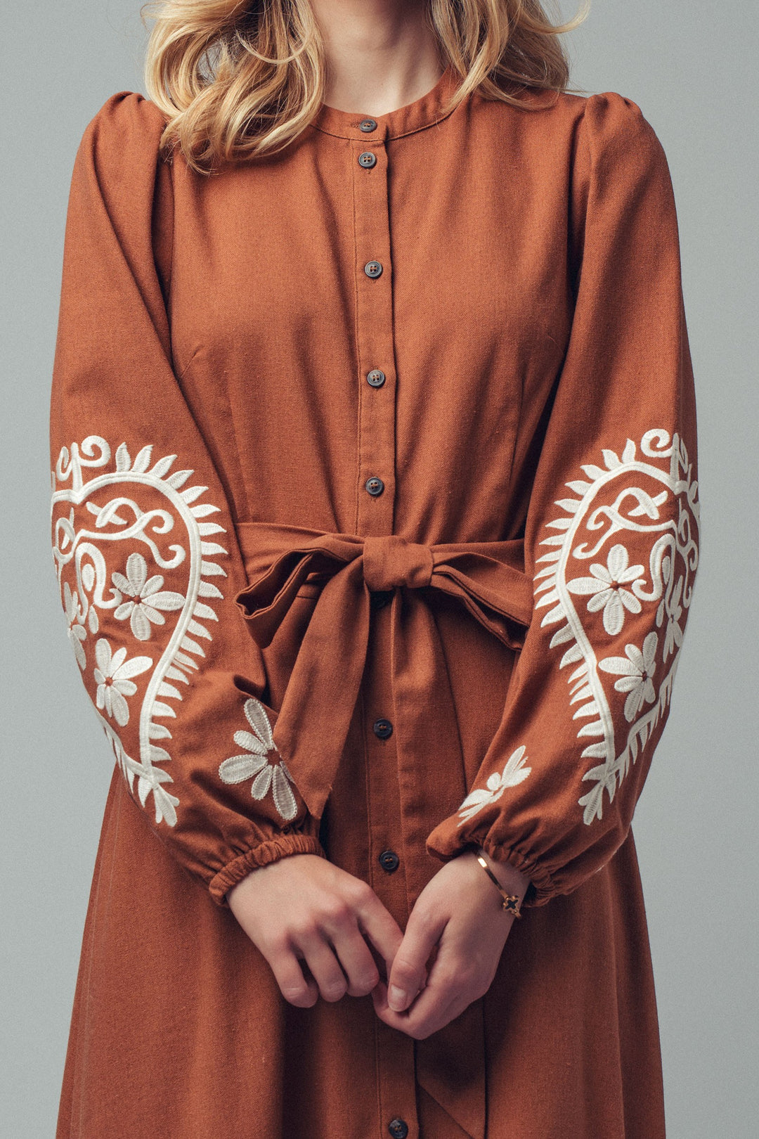 embroidered maxi dress - camel (additional view)