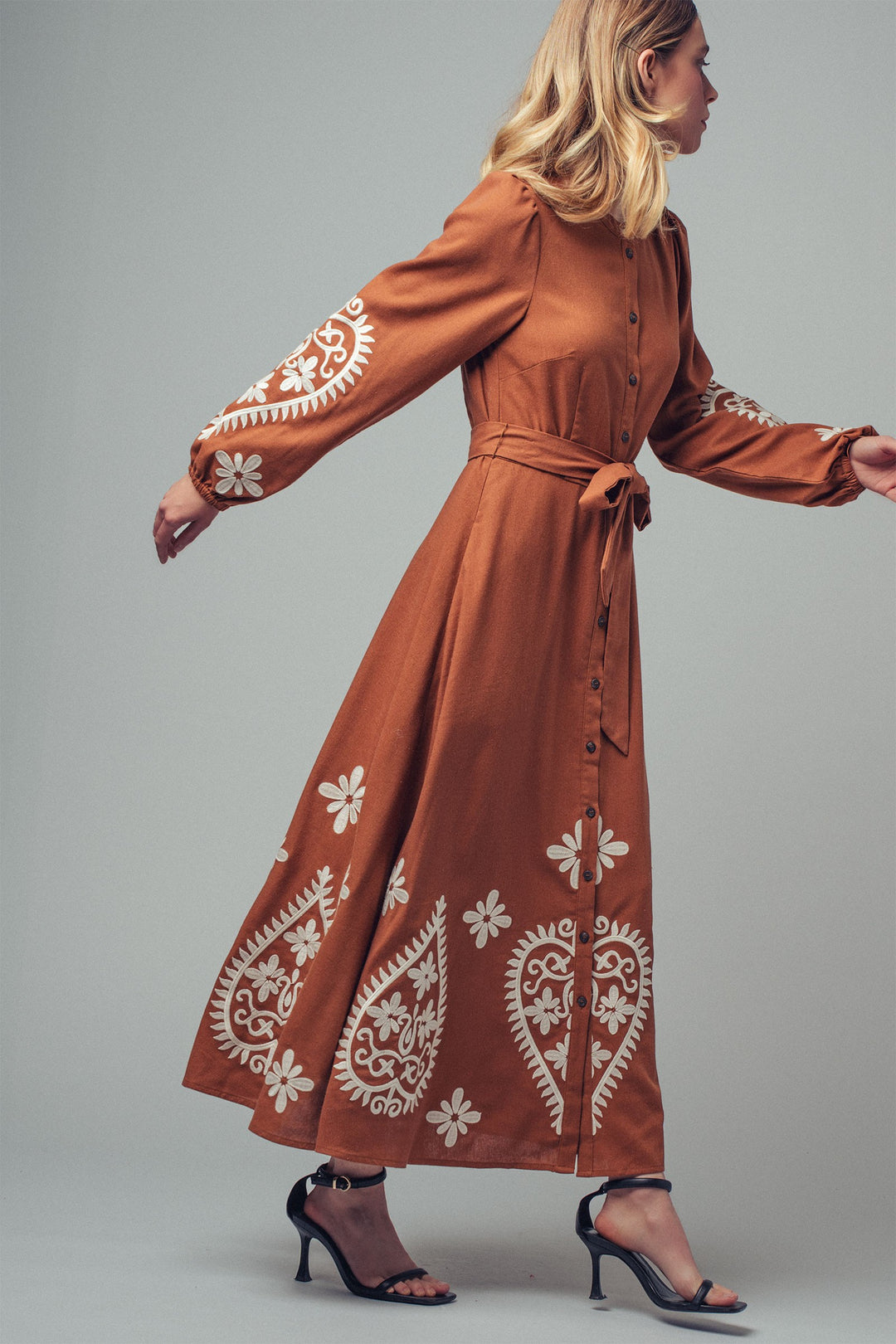 embroidered maxi dress - camel (additional view)