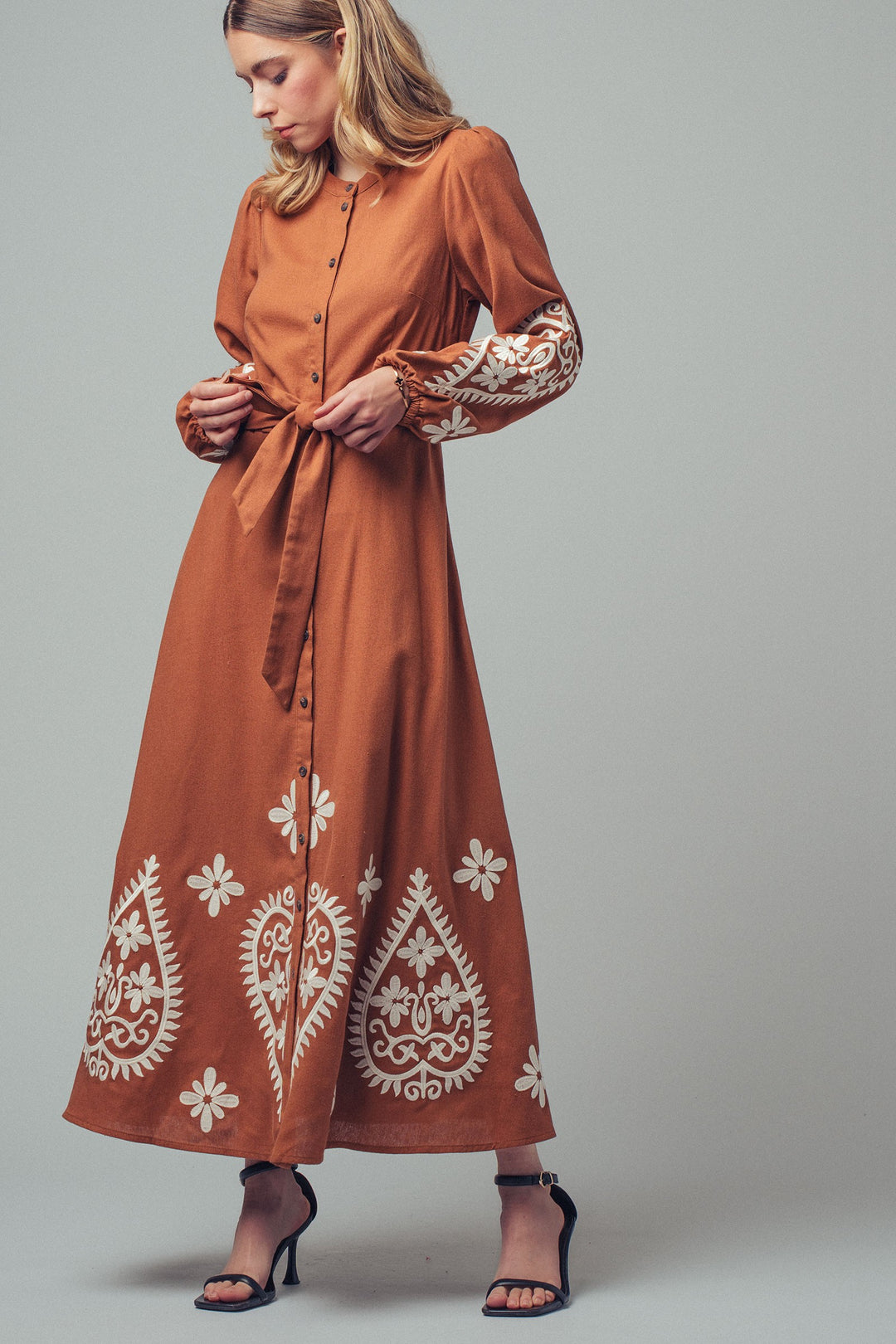 embroidered maxi dress - camel (additional view)