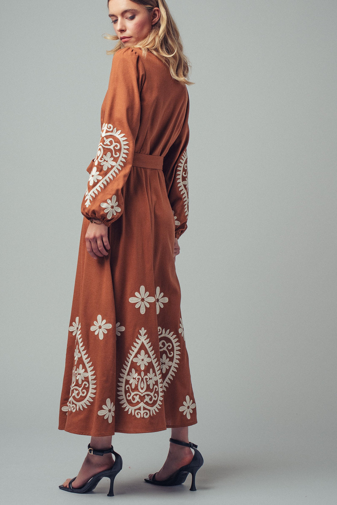 embroidered maxi dress - camel (additional view)