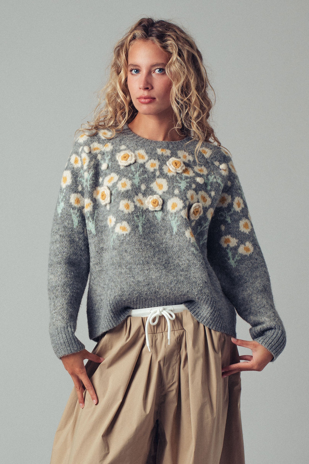 embossed floral knit sweater - grey (additional view)