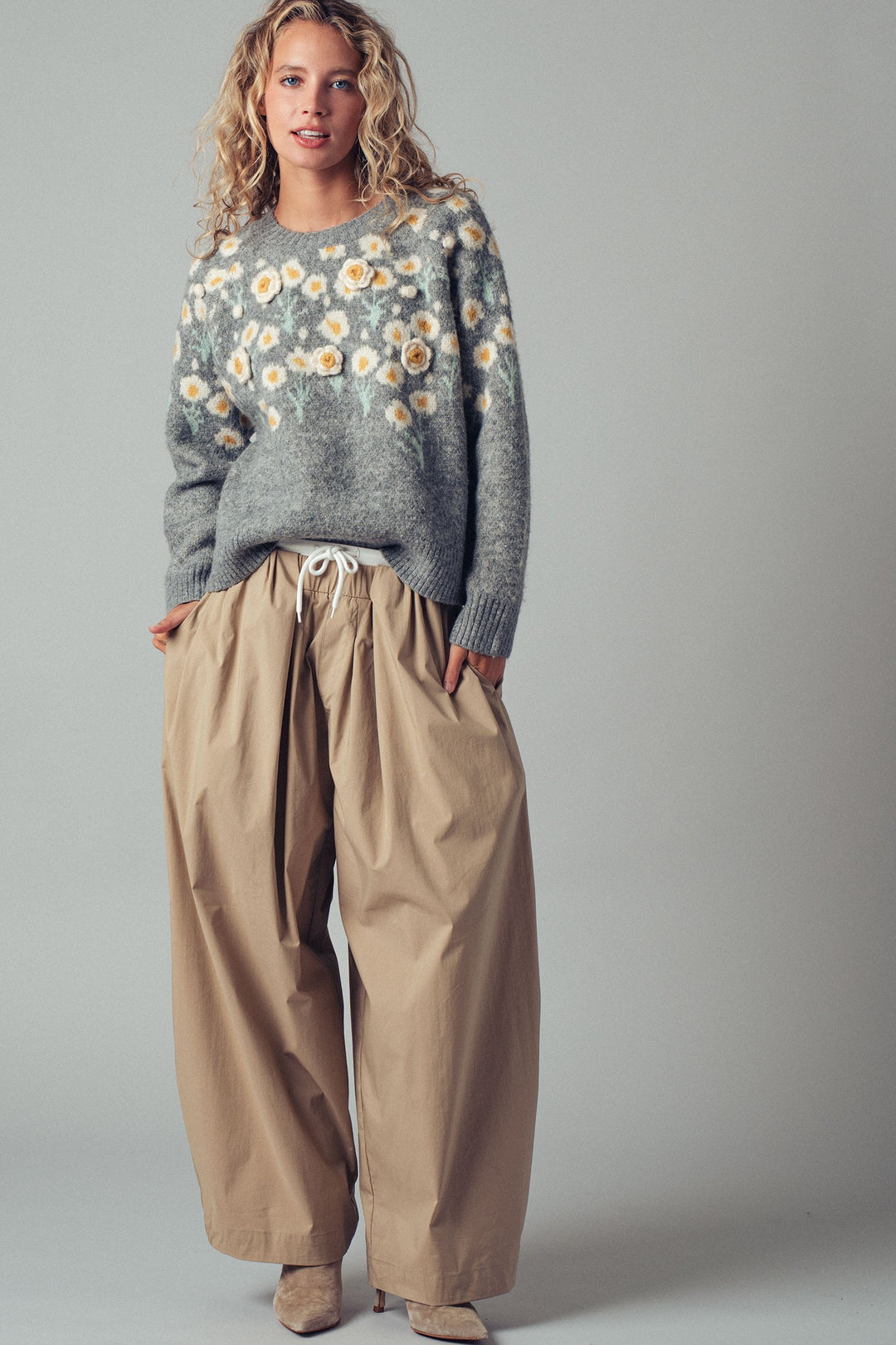 embossed floral knit sweater - grey (additional view)