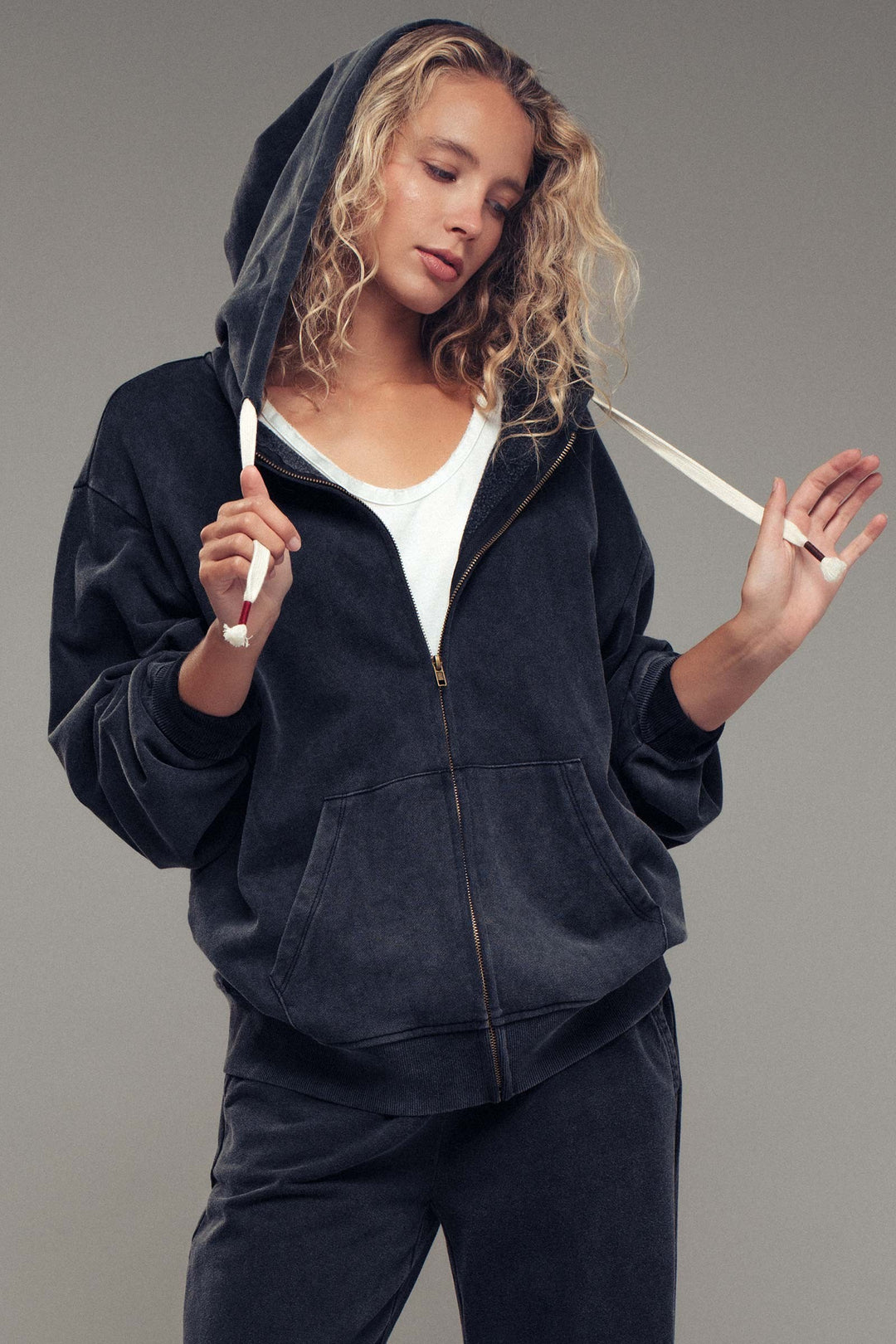 vintage washed oversized zip hoodie - black (additional view)