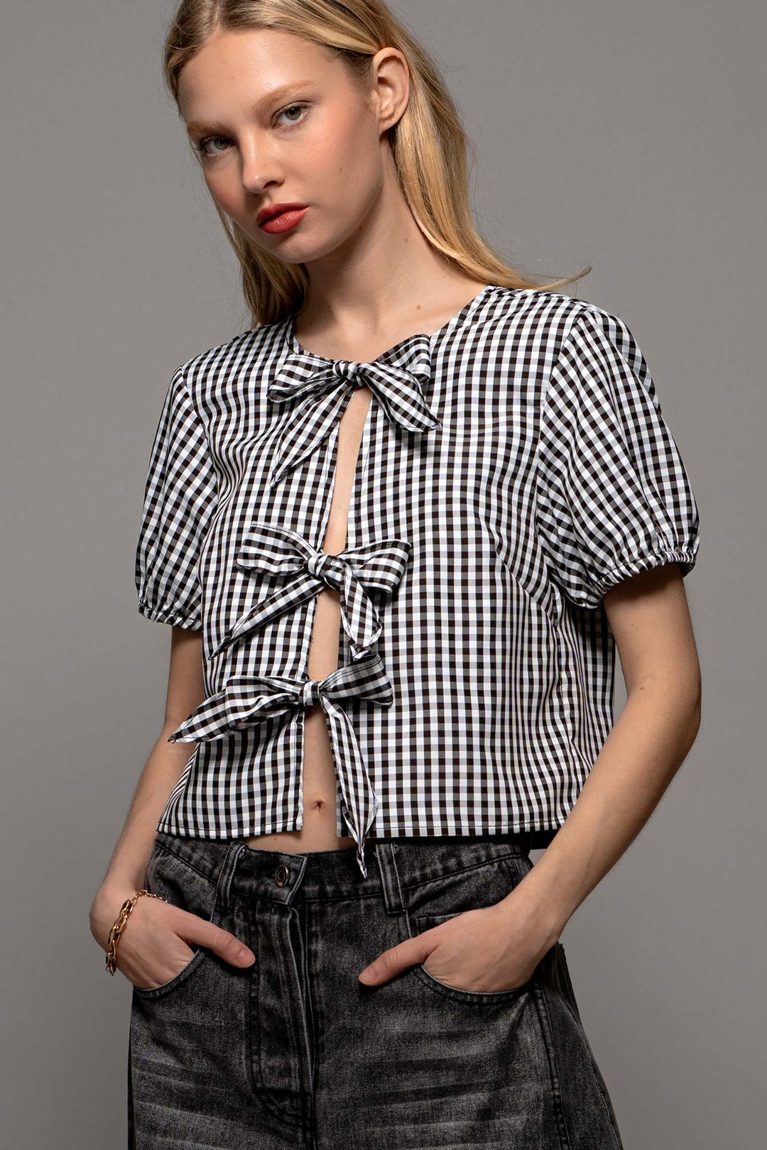 cottage charm gingham crop top - black (additional view)