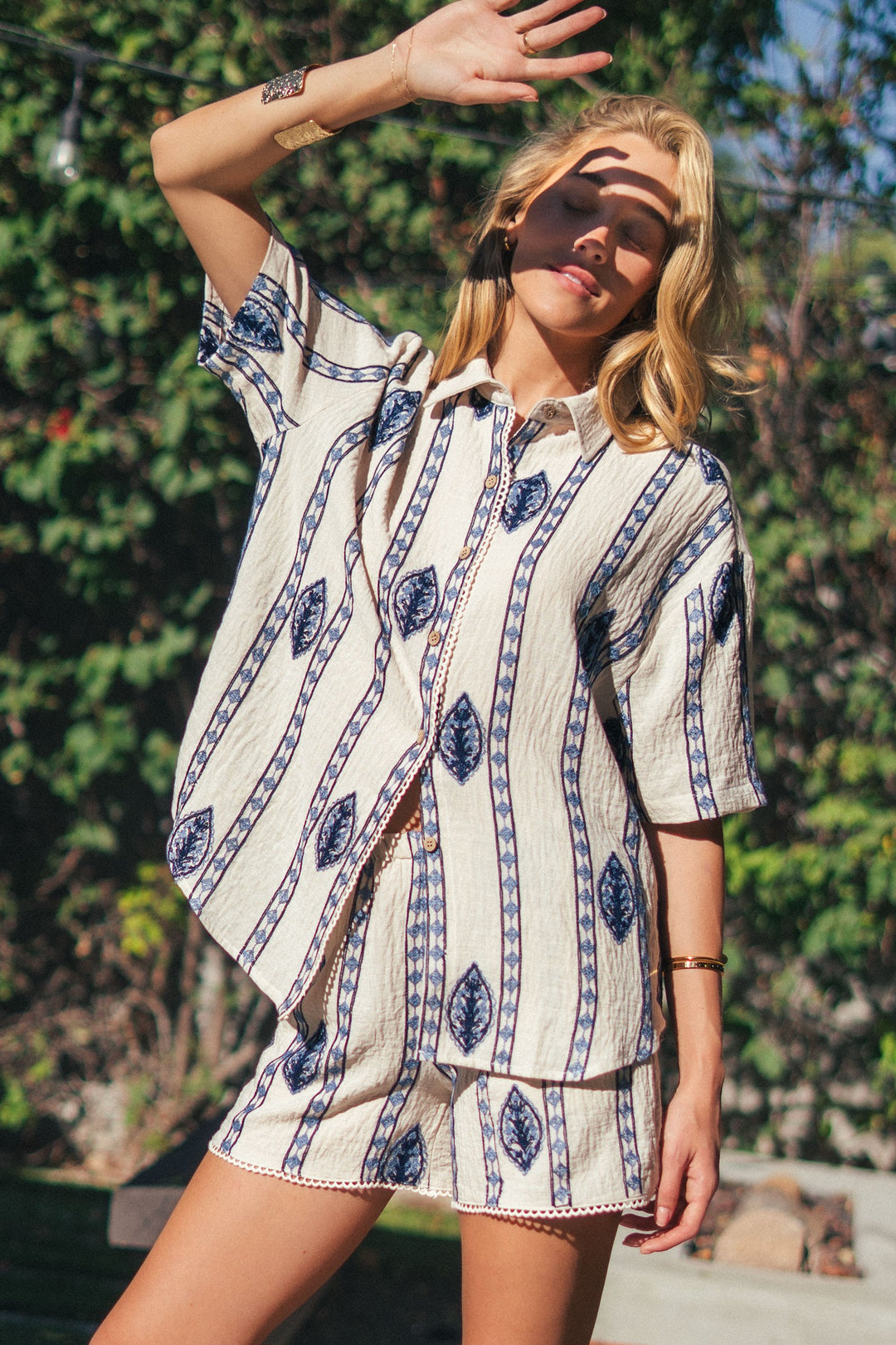 stripe embroidered camp shirt - cream blue