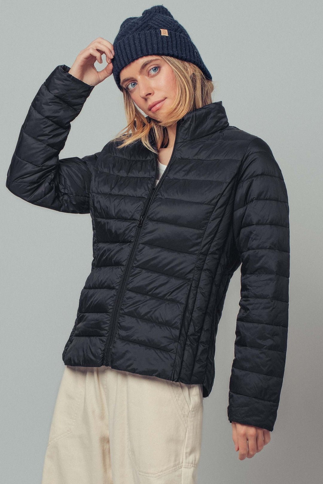 lightweight quilted puffer jacket - black (additional view)