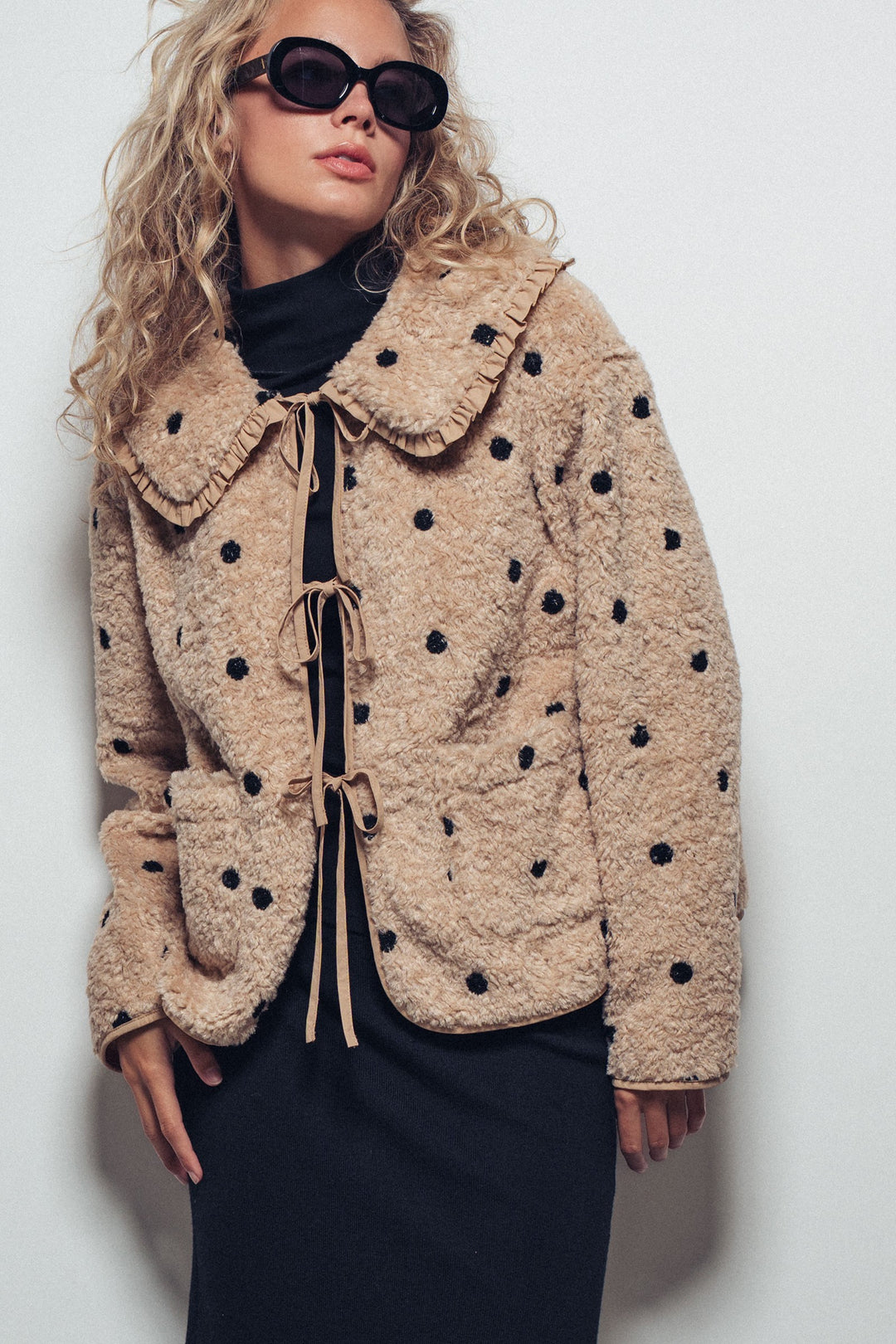 dot teddy collar jacket - taupe