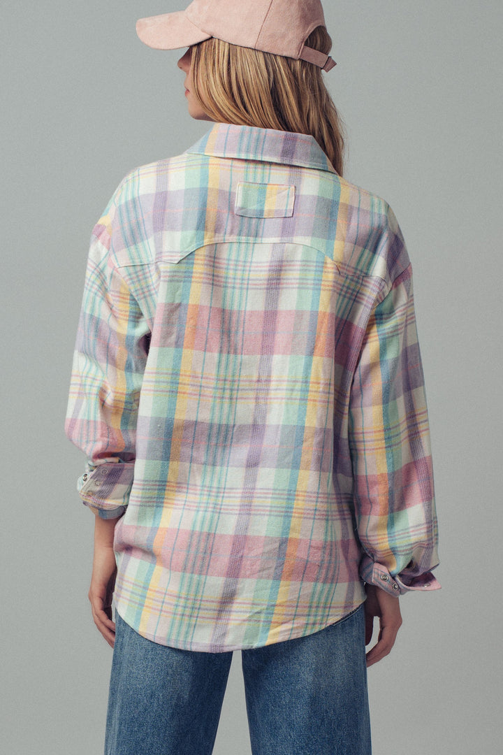 oversized plaid button up flannel shirt w pockets - default (additional view)