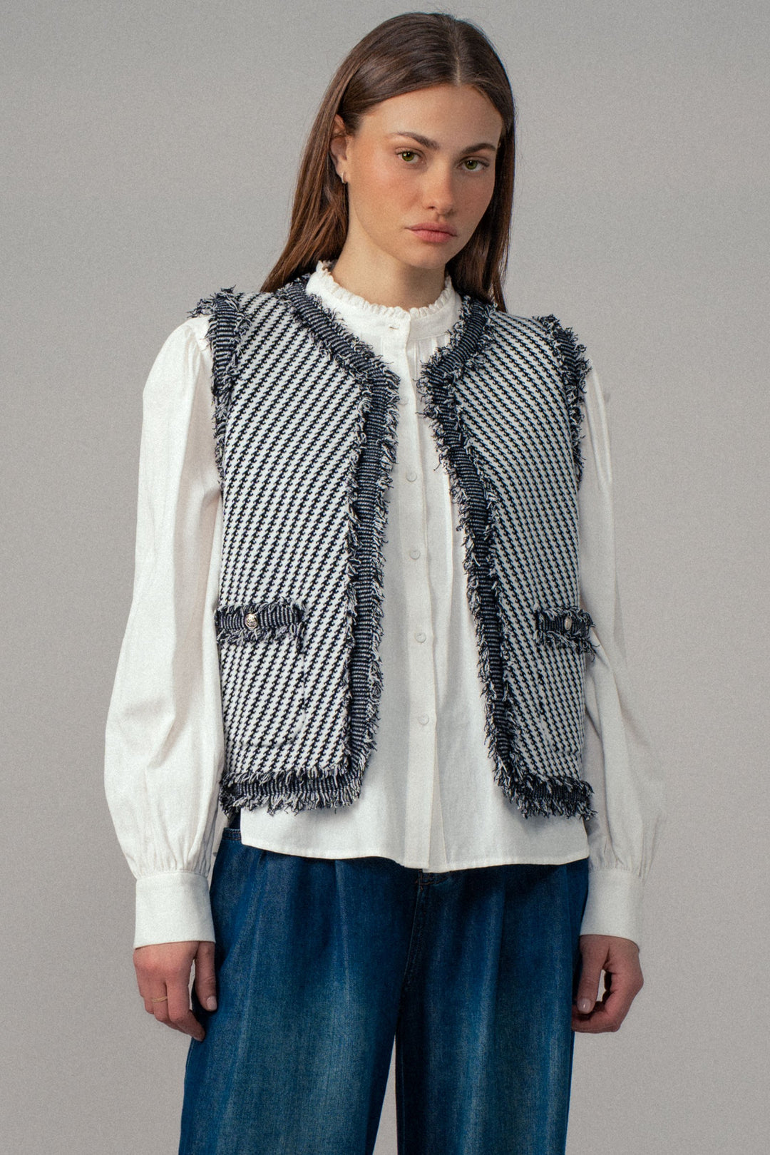 stretch knit tweed vest with frayed trim - ivory navy
