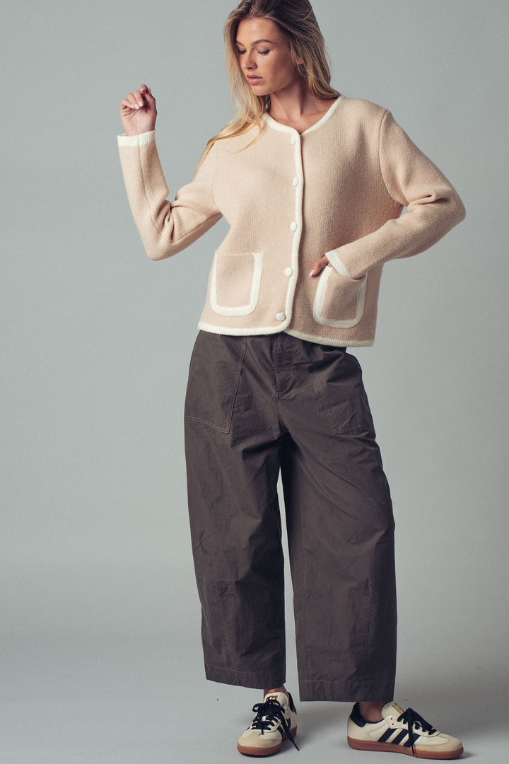 0207-7923 | Suéter minimalista con botones