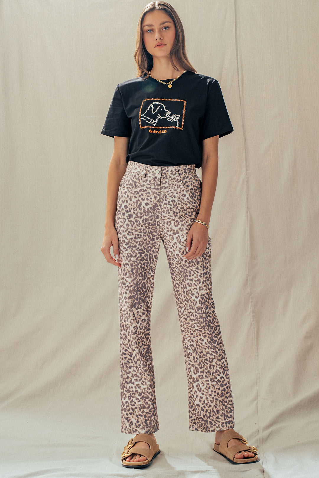 garden pup embroidered tee - black (additional view)