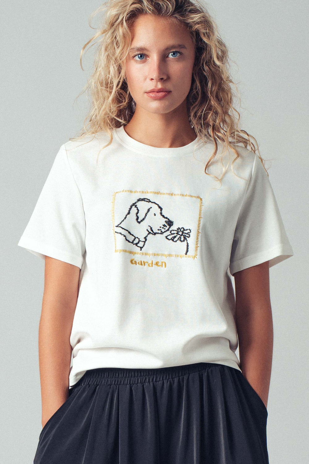 garden embroidered dog graphic t shirt - white (additional view)