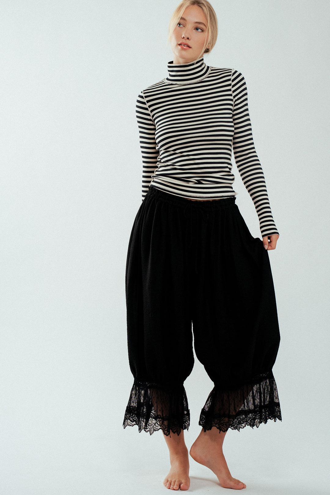 classic striped long sleeve turtleneck top - ivory black (additional view)