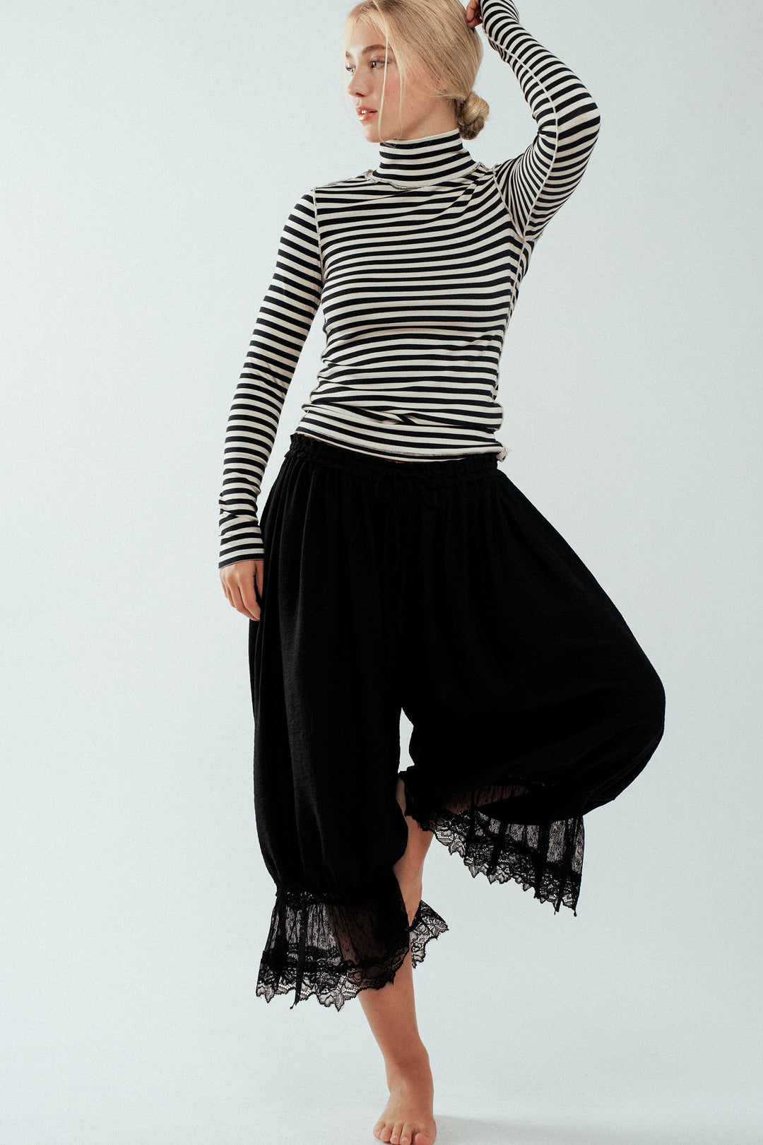 classic striped long sleeve turtleneck top - ivory black (additional view)