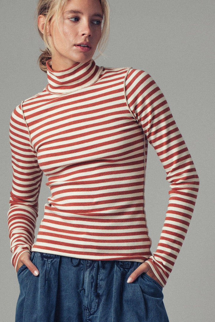 classic striped long sleeve turtleneck top - ivory rust