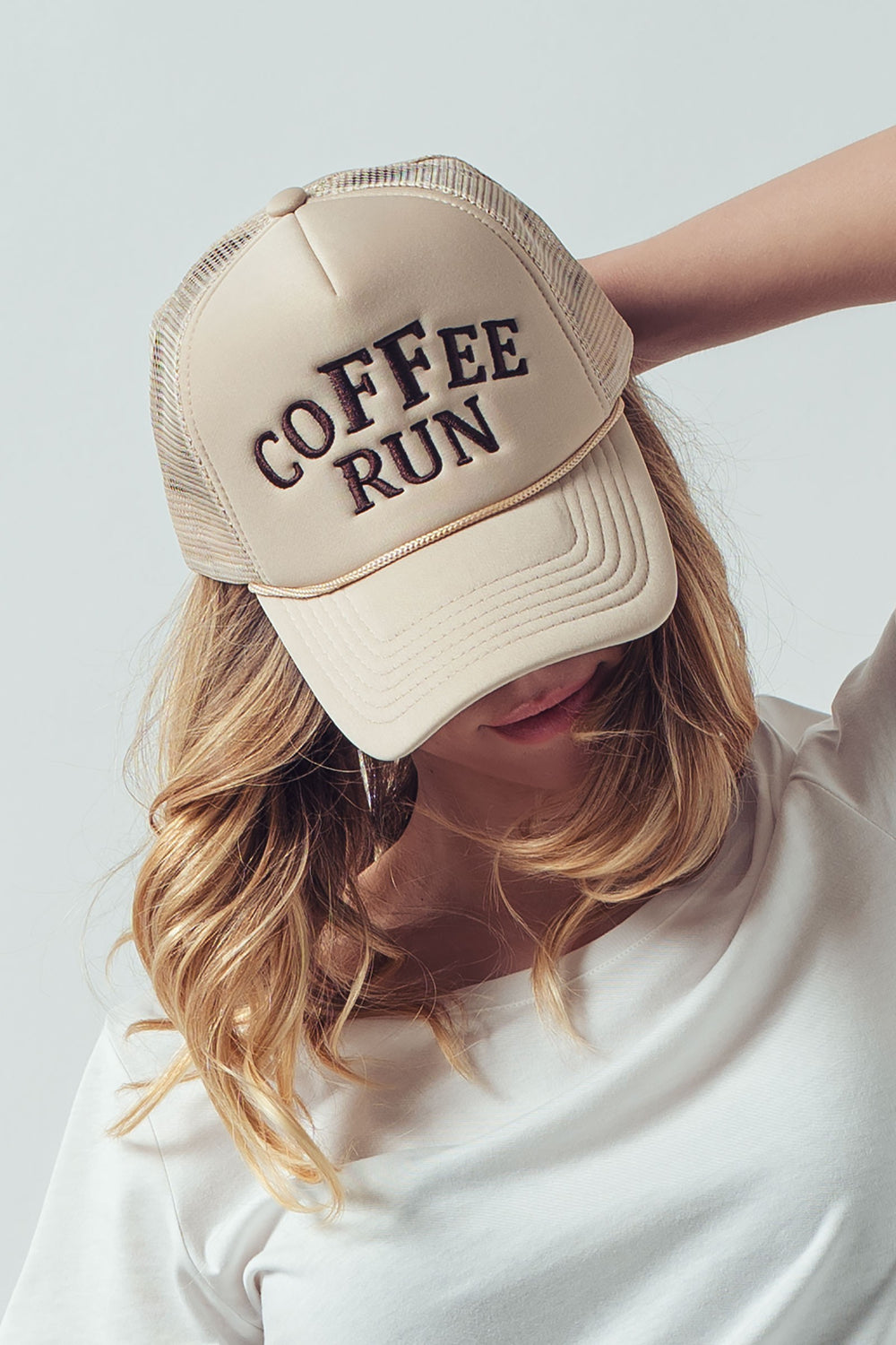 coffee run trucker hat - beige