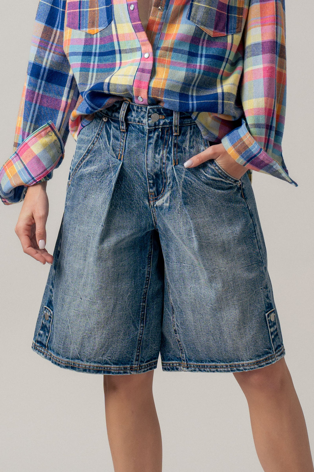button detail denim bermuda shorts - denim