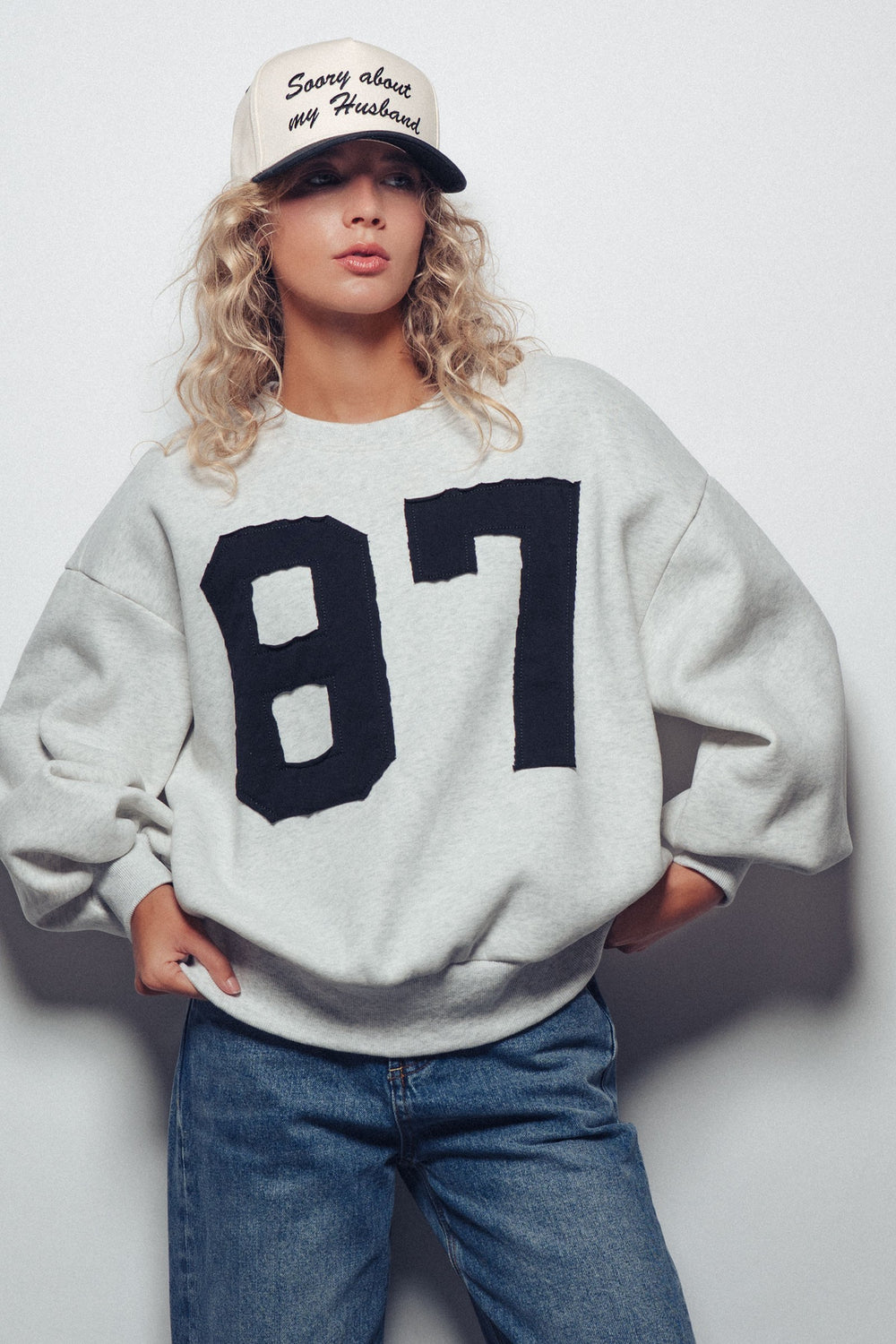 varsity number sweatshirt - white melange