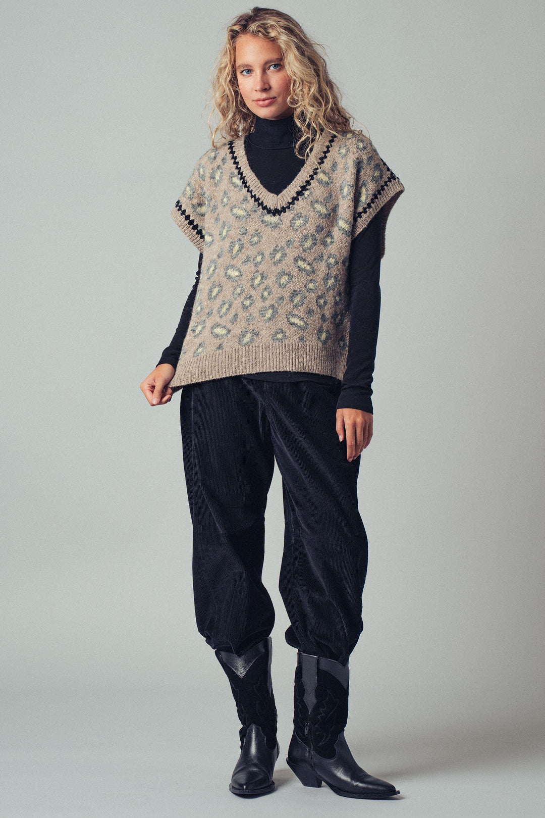 leopard crochet knit vest - taupe (additional view)