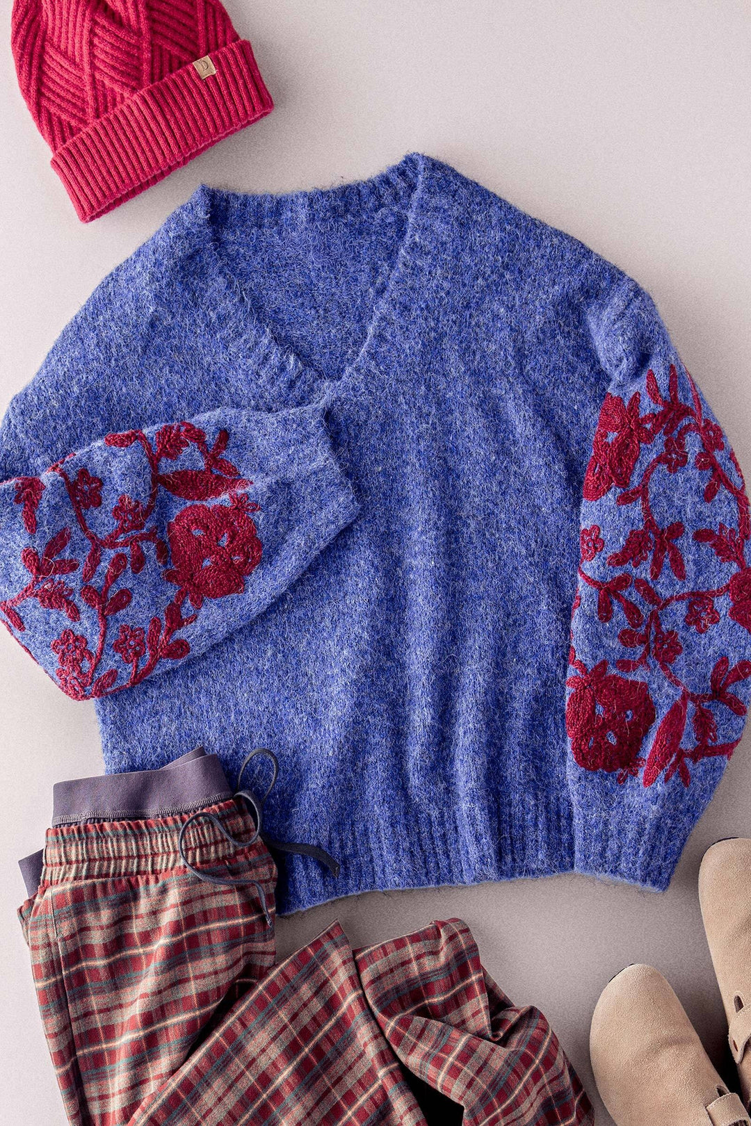 embroidered v neck sweater - blue